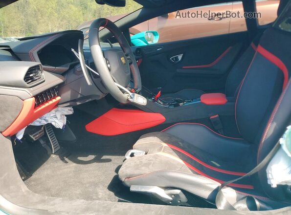 ZHWUB6ZF7RLA27403 2024 LAMBORGHINI HURACAN Бирюзовый Вид салона спереди