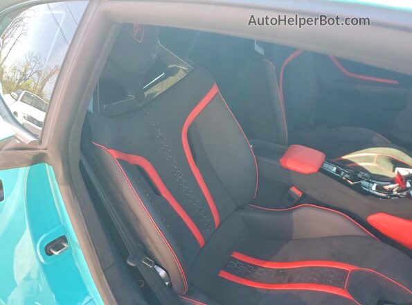 ZHWUB6ZF7RLA27403 2024 LAMBORGHINI HURACAN Бирюзовый Вид задних сидений
