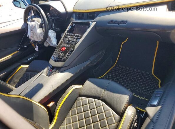 ZHWUG4ZD8JLA06858 2018 LAMBORGHINI AVENTADOR Black Widok deski rozdzielczej