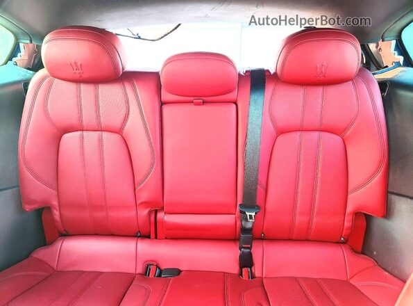 ZN661XUS0JX302133 2018 MASERATI LEVANTE Blue Vista de los asientos traseros