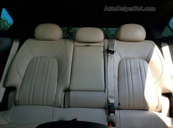 ZN661XUS4HX245610 2017 MASERATI LEVANTE Black უკანა სავარძლების ხედი