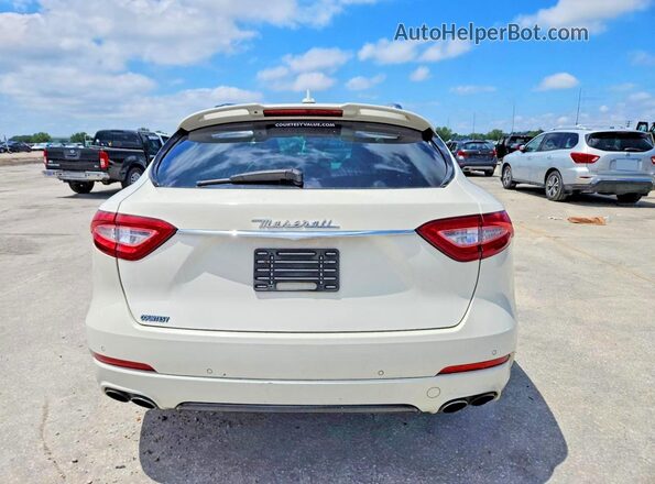 ZN661YUS1HX214045 2017 MASERATI LEVANTE White Вид ззаду