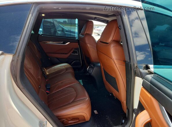 ZN661YUS1HX214045 2017 MASERATI LEVANTE White Вид задніх сидінь