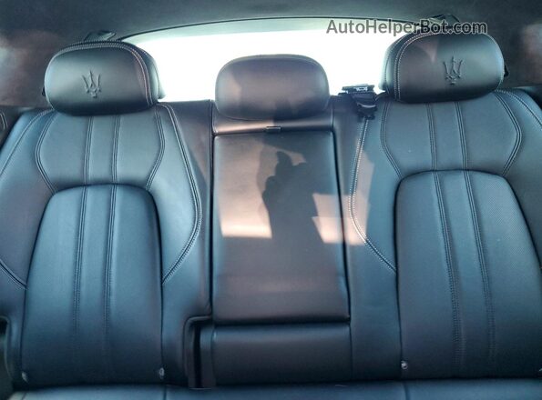 ZN661ZUA0KX320314 2019 MASERATI LEVANTE Белый Вид задних сидений