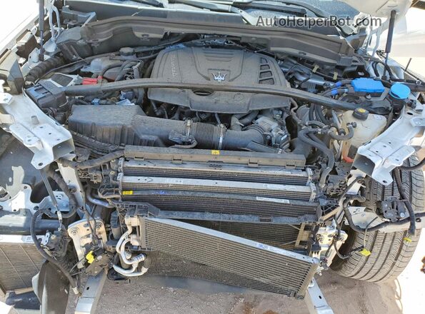 ZN682AVM1P7426522 2023 MASERATI GRECALE White Vista del compartimento del motor