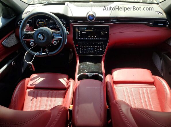 ZN682AVM5P7433781 2023 MASERATI GRECALE Charcoal Widok deski rozdzielczej