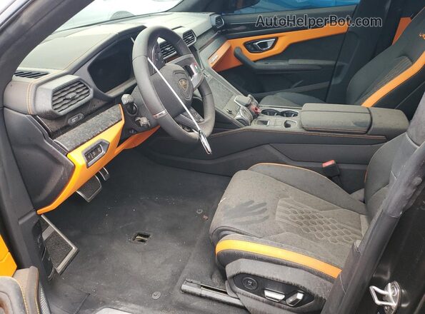 ZPBUB3ZL2RLA27960 2024 LAMBORGHINI URUS Черный Вид салона спереди
