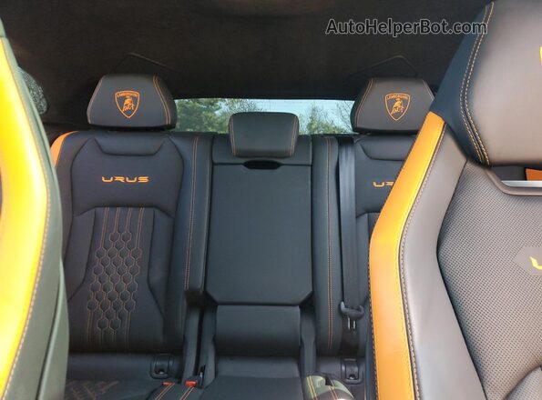 ZPBUB3ZL2RLA27960 2024 LAMBORGHINI URUS Черный Вид задних сидений