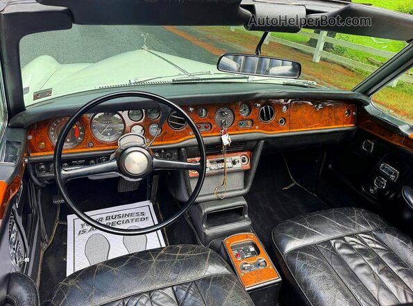 000000000DRX20474 1976 ROLLS-ROYCE CORNICHE White Սարքավորումների վահանակի տեսք