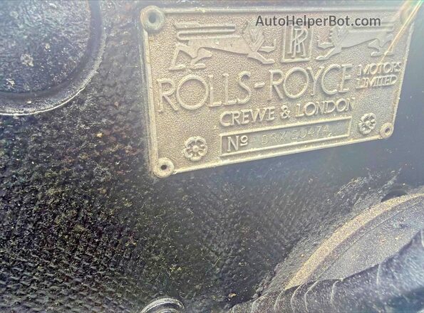 000000000DRX20474 1976 ROLLS-ROYCE CORNICHE White Հետևի նստատեղերի տեսք