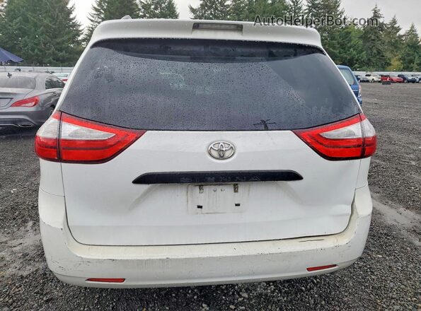 5TDZK3DC1GS748352 2016 TOYOTA SIENNA White Front interior view