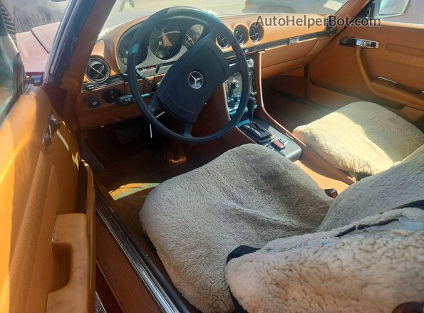 10704412039775 1977 MERCEDES-BENZ 450SL Бордовый Вид панели приборов