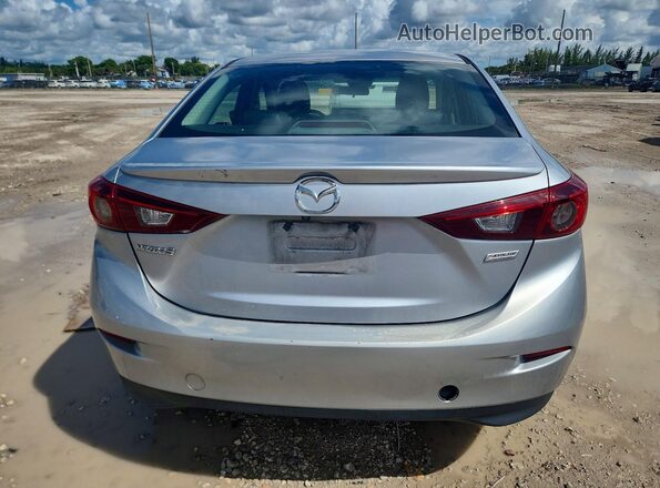 3MZBN1V35JM205845 2018 MAZDA 3 Серебряный Вид салона спереди