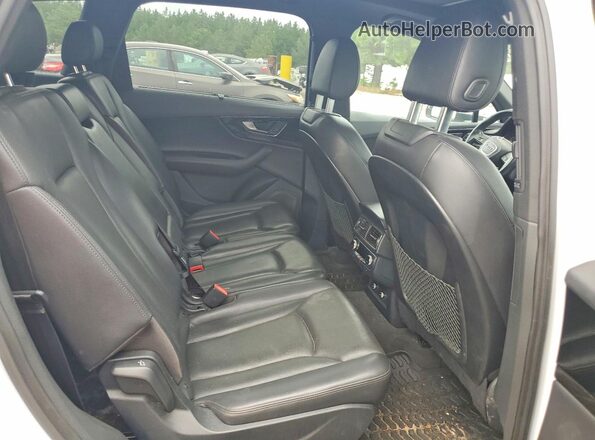 WA1LAAF79KD047215 2019 AUDI Q7 White Rear interior view