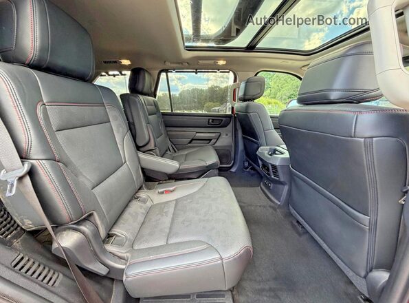 7SVAAABA1PX011240 2023 TOYOTA SEQUOIA Оранжевый Вид сзади