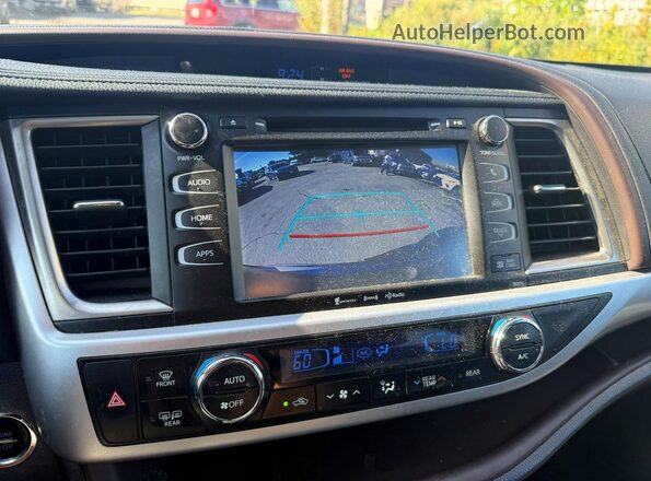 5TDJZRFH4JS523113 2018 TOYOTA HIGHLANDER Gray Rear interior view