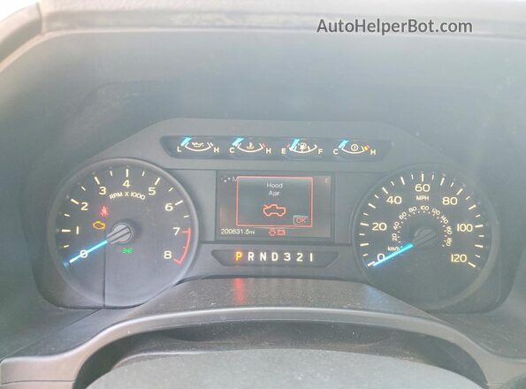1FTMF1C82HKE07079 2017 FORD F150 Белый Вид задних сидений