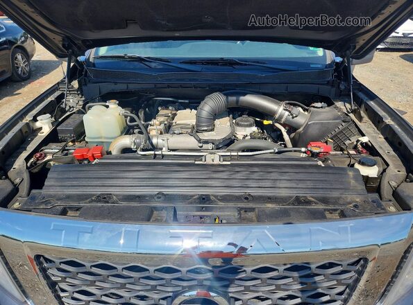 1N6BA1F32HN563236 2017 NISSAN TITAN Gray Widok komory silnika