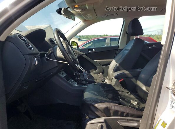WVGBV7AX4GW555132 2016 VOLKSWAGEN TIGUAN Серебряный Вид панели приборов