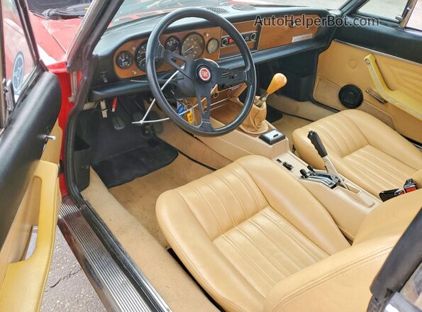 124CS20144029 1971 FIAT 124 Красный Вид панели приборов