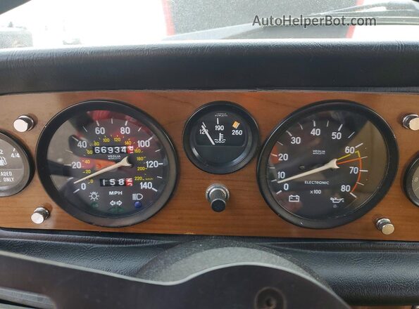 124CS20144029 1971 FIAT 124 Красный Вид щитка приборов
