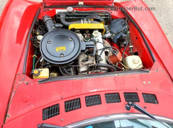 124CS20144029 1971 FIAT 124 Красный Вид задней части салона