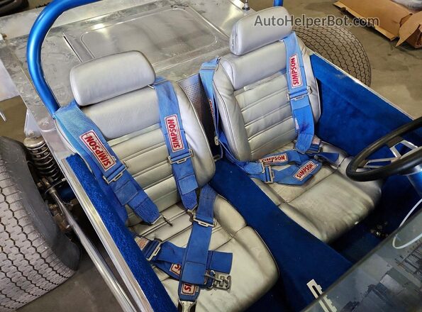 1333001432 1973 VOLKSWAGEN SUPER Серебряный Вид задних сидений