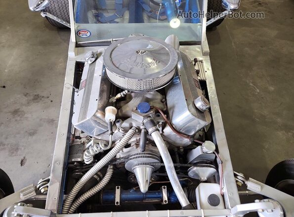 1333001432 1973 VOLKSWAGEN SUPER Серебряный Вид задней части салона
