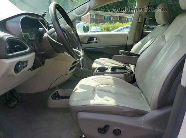 2C4RC1BG0KR554436 2019 CHRYSLER PACIFICA White Vista del salpicadero