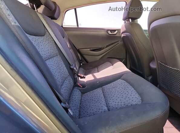 KMHC65LC8HU050336 2017 HYUNDAI IONIQ Gray Widok komory silnika