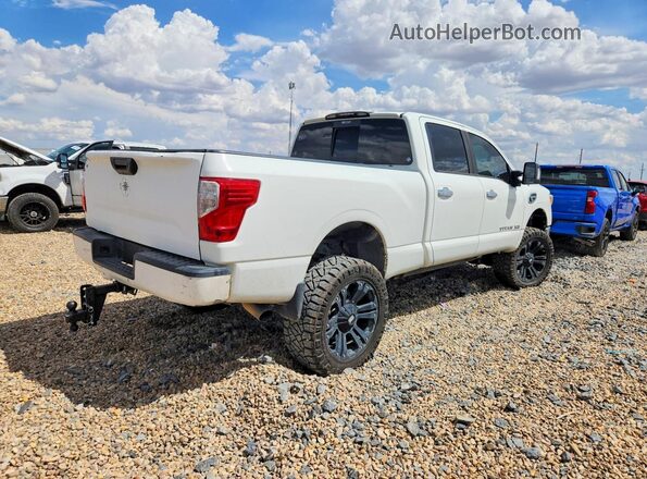 1N6BA1F31HN540806 2017 NISSAN TITAN White Przód prawy