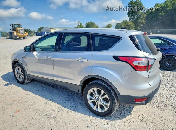 1FMCU0GD1HUD92660 2017 FORD ESCAPE Серебряный Задняя правая четверть