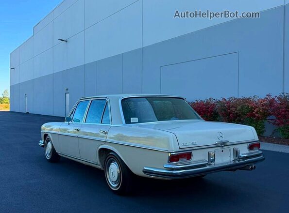 12034825 1967 MERCEDES-BENZ 250 White წინა მარჯვენა