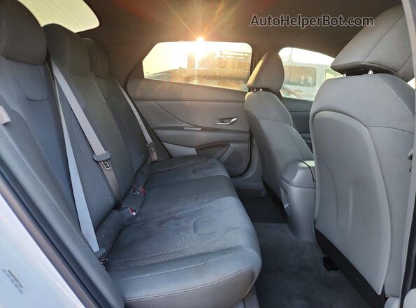 KMHLL4DG0SU899601 2025 HYUNDAI ELANTRA White Вид задньої частини салону