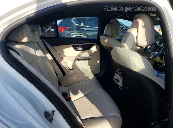 W1KAF4GB9RR172432 2024 MERCEDES-BENZ C White Widok wnętrza z tyłu