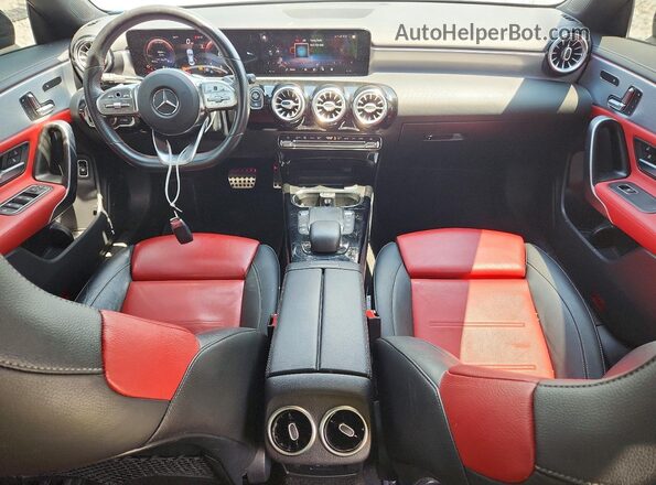 W1K5J4HB8MN171027 2021 MERCEDES-BENZ CLA-CLASS Black ხელსაწყოთა პანელის ხედი