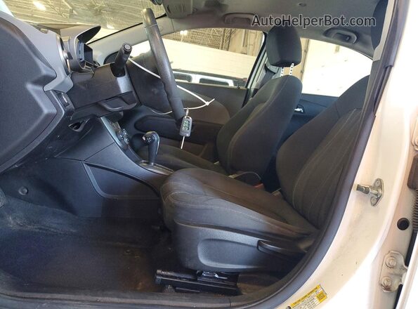 1G1JC5SH6G4146037 2016 CHEVROLET SONIC White Вид панелі приладів
