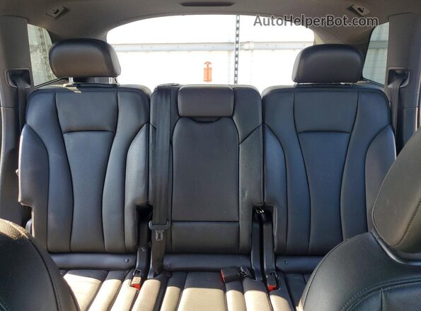 WA1AHAF74HD043911 2017 AUDI Q7 Black Widok wnętrza z tyłu