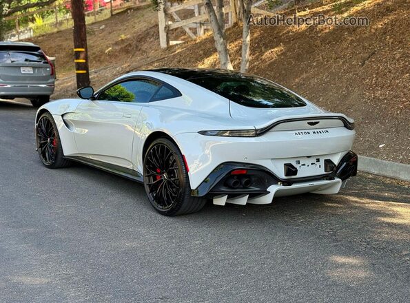 SCFSMGAW6PGN07660 2023 ASTON MARTIN VANTAGE Серебряный Вид спереди