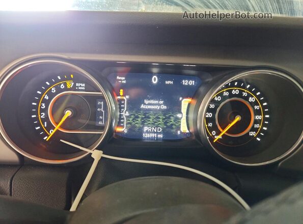 1C4HJXDG7JW108629 2018 JEEP WRANGLER Silver Widok tylnych siedzeń