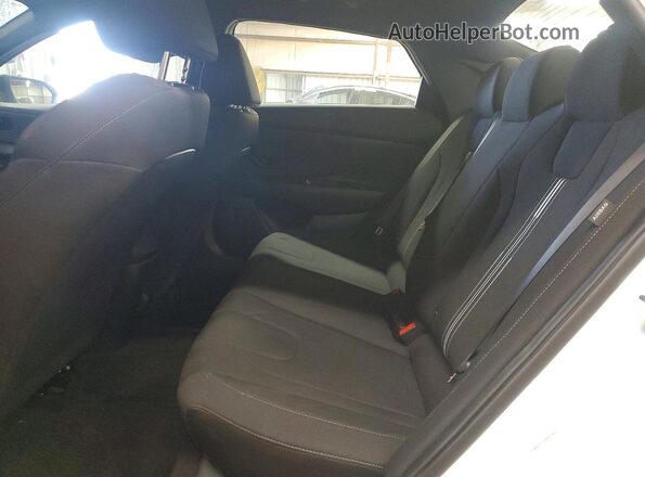 KMHLM4DG3TU258814 2026 HYUNDAI ELANTRA White უკანა სალონის ხედი