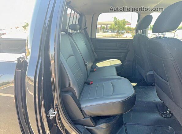 1C6RR7XT7PS528307 2023 RAM 1500 Black Widok wnętrza z przodu