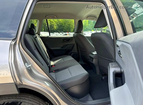 2T36DRBV6TC009802 2026 TOYOTA RAV4 Silver Dashboard view