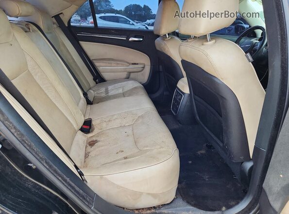 2C3CCAEG0GH151706 2016 CHRYSLER 300 Black Widok wnętrza z tyłu