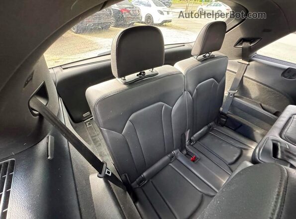 WA1VAAF71JD019111 2018 AUDI Q7 Silver უკანა სალონის ხედი
