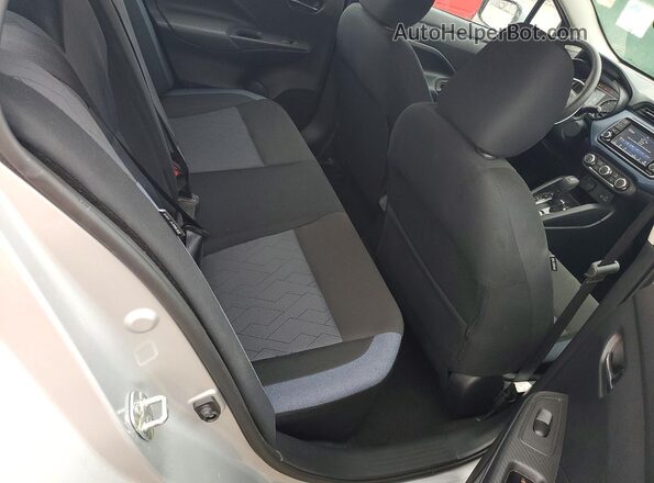 3N1CN8EV3SL826058 2025 NISSAN VERSA Silver Widok tylnych siedzeń