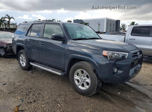JTEEU5JR8R5312891 2024 TOYOTA 4RUNNER Gray Front view
