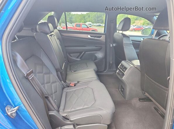 1V2HE2CA2RC234378 2024 VOLKSWAGEN ATLAS Blue Vista interior trasera