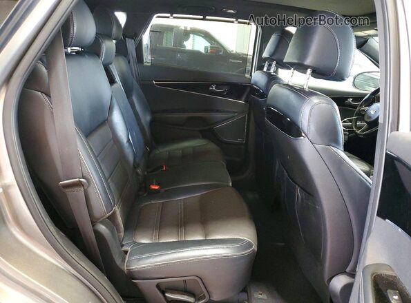 5XYPKDA53HG256827 2017 KIA SORENTO Silver Widok komory silnika