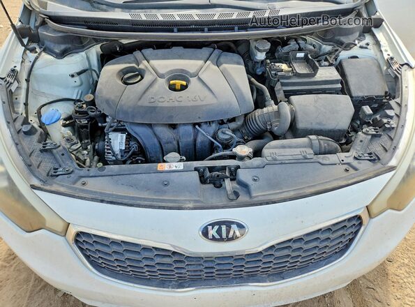KNAFK4A66G5438871 2016 KIA FORTE White Widok komory silnika